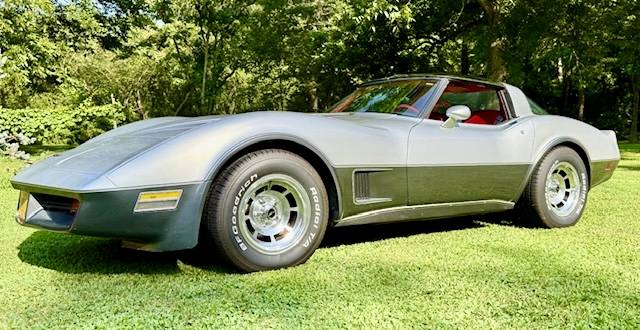 Chevrolet-corvette-1980-silver-2
