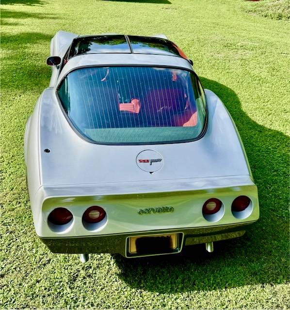 Chevrolet-corvette-1980-silver-4