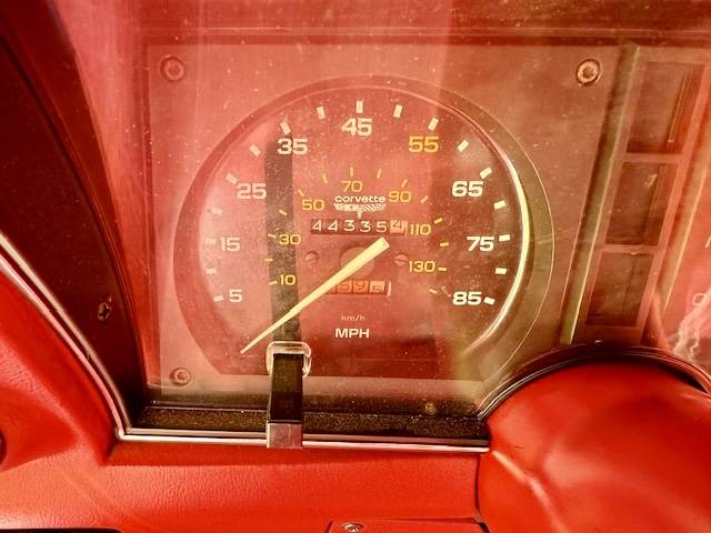 Chevrolet-corvette-1980-silver-8
