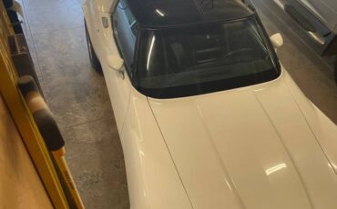 Chevrolet-corvette-1981-white-2