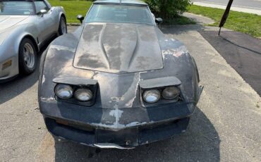 Chevrolet-corvette-1982-black-1