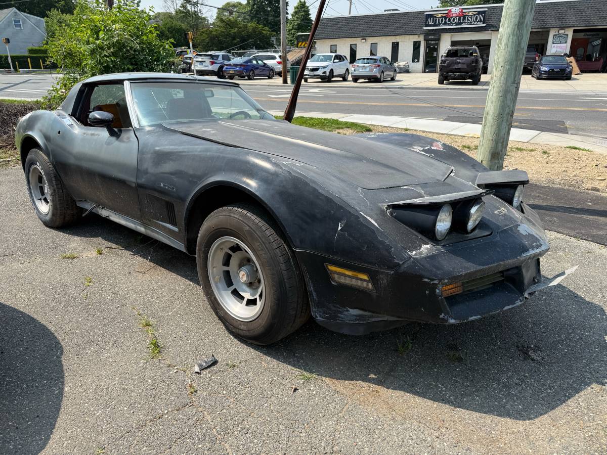 Chevrolet-corvette-1982-black