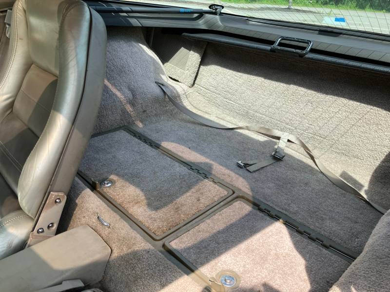 Chevrolet-corvette-1982-grey-15