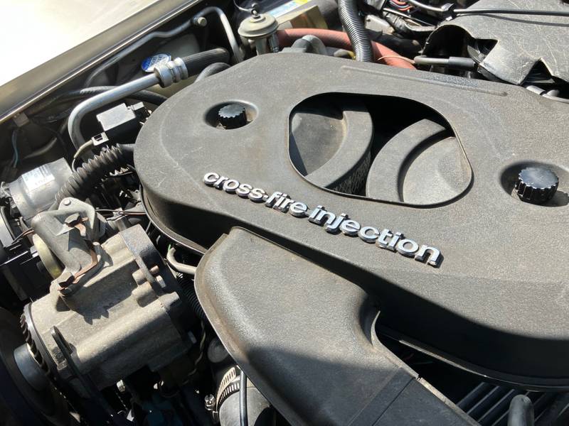 Chevrolet-corvette-1982-grey-17