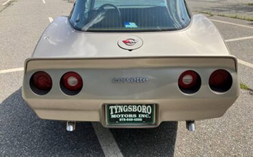 Chevrolet-corvette-1982-grey-9