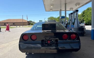 Chevrolet-corvette-1984-black-1