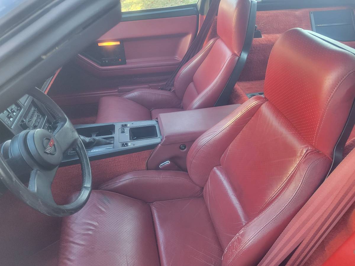 Chevrolet-corvette-1984-red-11