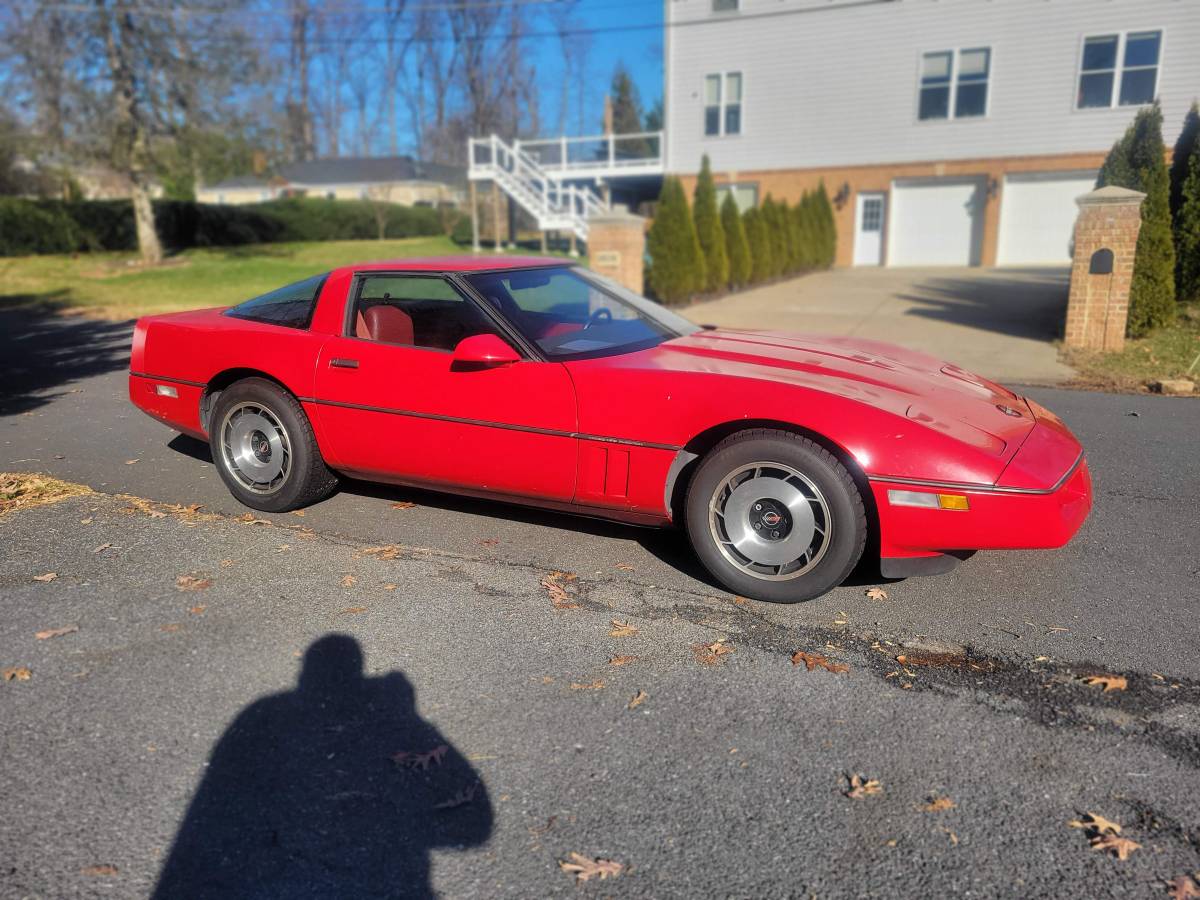 Chevrolet-corvette-1984-red-2