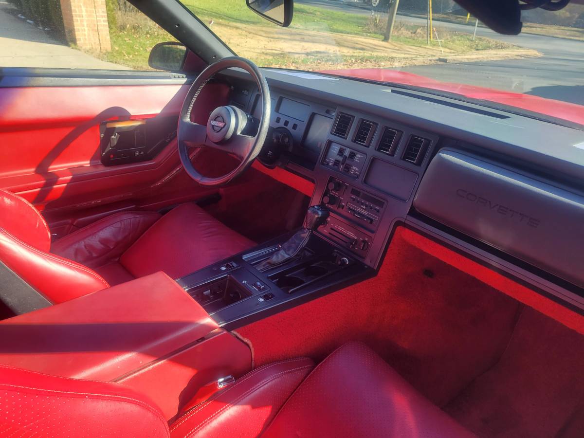 Chevrolet-corvette-1984-red-3