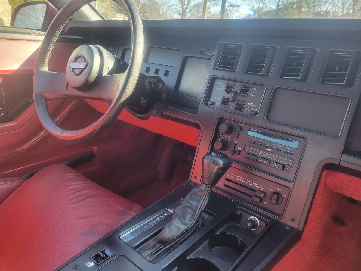 Chevrolet-corvette-1984-red-4