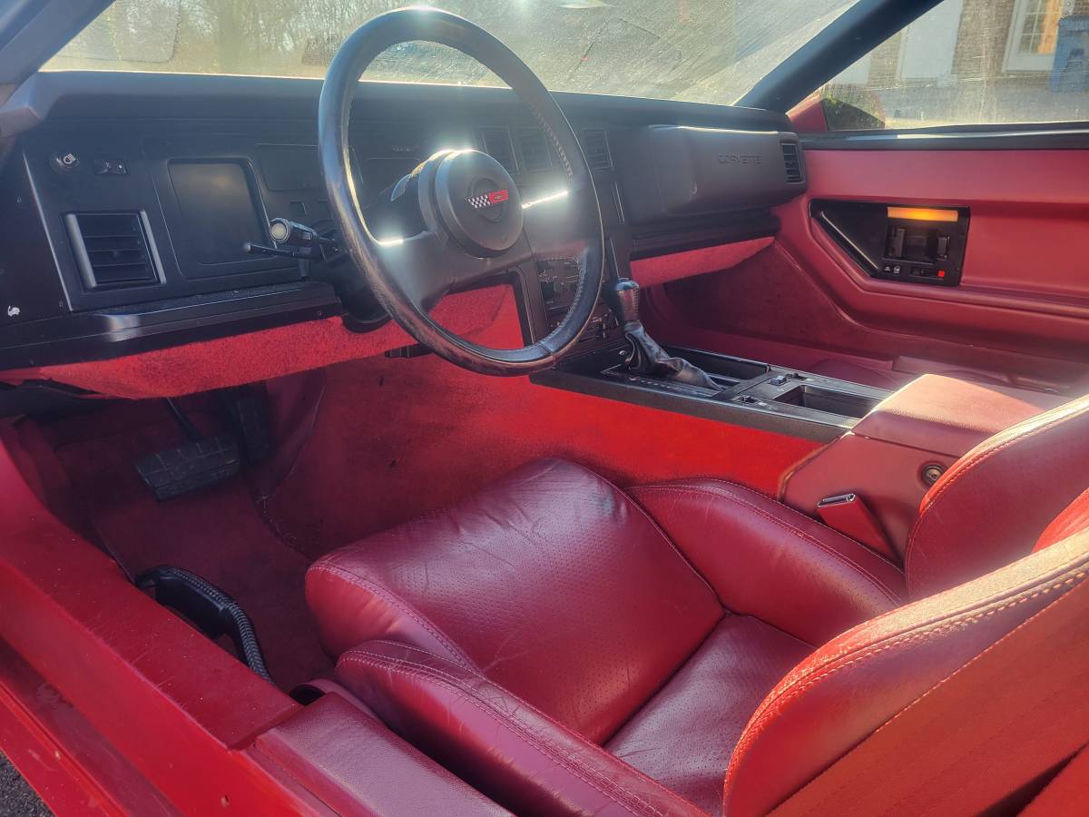 Chevrolet-corvette-1984-red-6