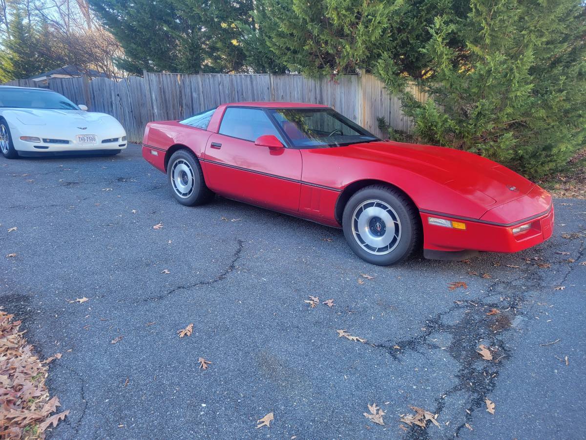 Chevrolet-corvette-1984-red-9