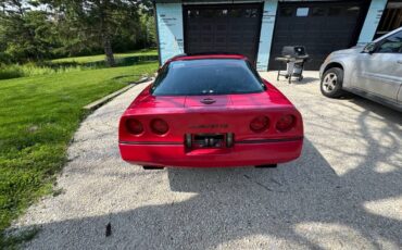 Chevrolet-corvette-1985-red-2