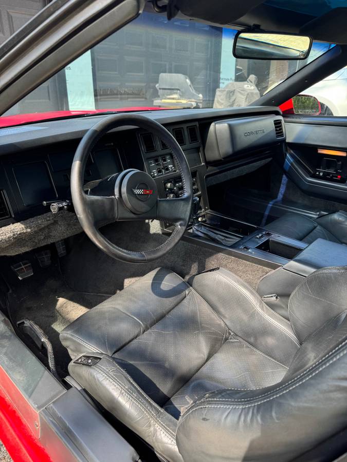 Chevrolet-corvette-1985-red-6