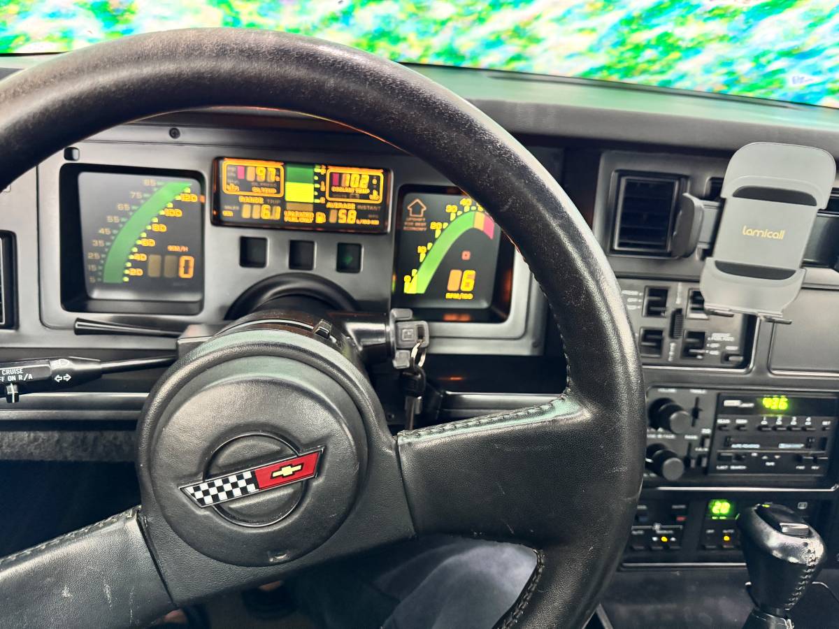 Chevrolet-corvette-1987-white-10