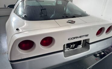 Chevrolet-corvette-1987-white-7
