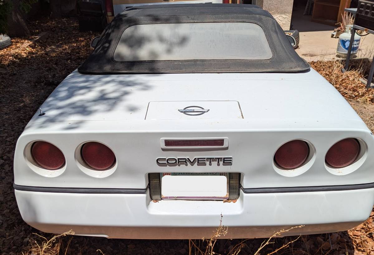 Chevrolet-corvette-1989-white-3