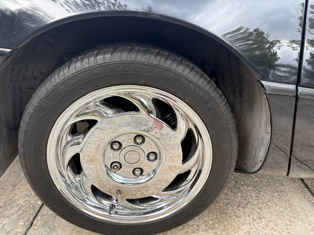 Chevrolet-corvette-1992-12