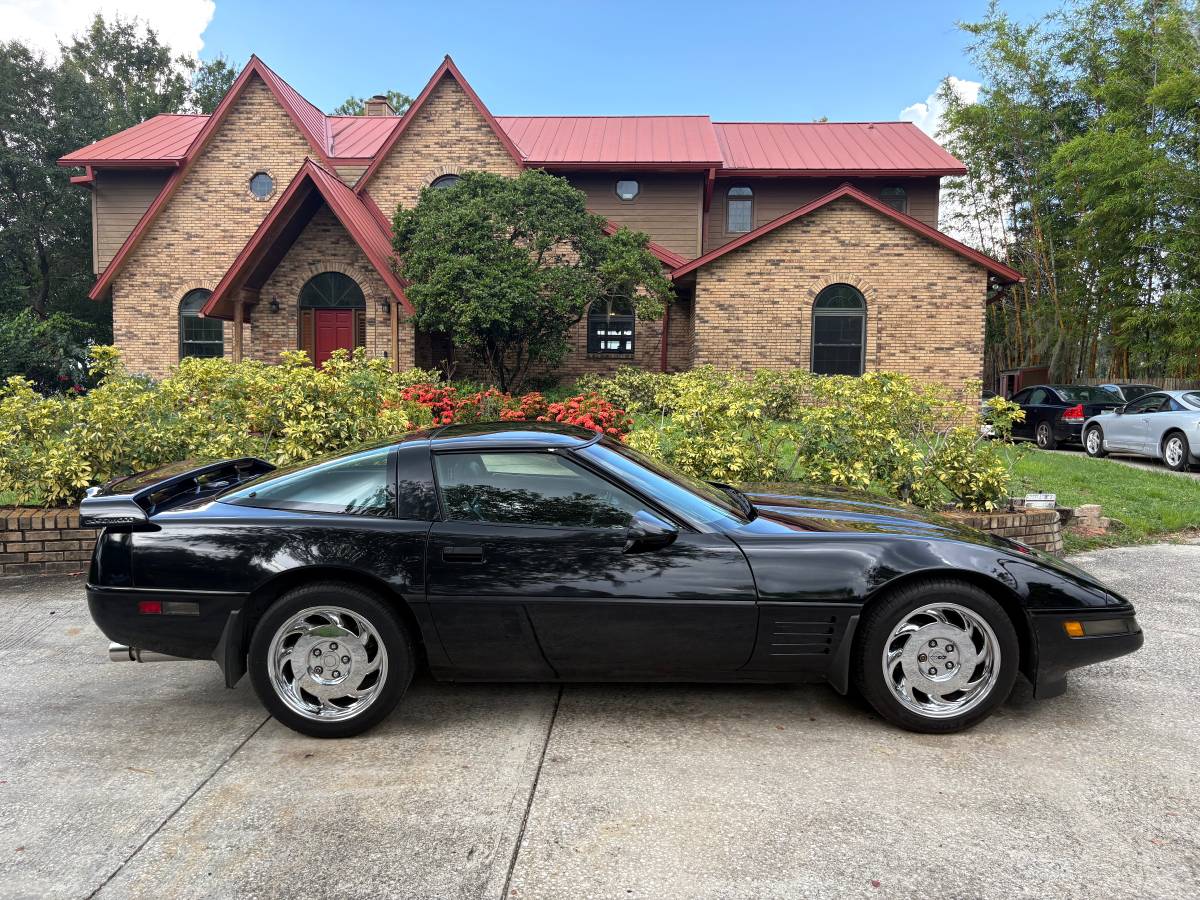 Chevrolet-corvette-1992-18