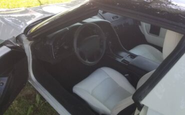 Chevrolet-corvette-1992-white-11
