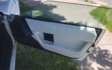 Chevrolet-corvette-1992-white-19