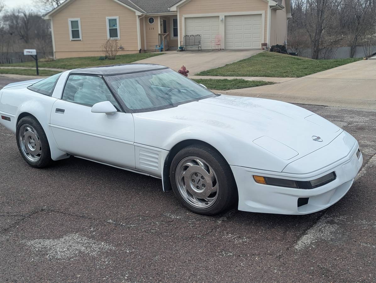 Chevrolet-corvette-1992-white-6