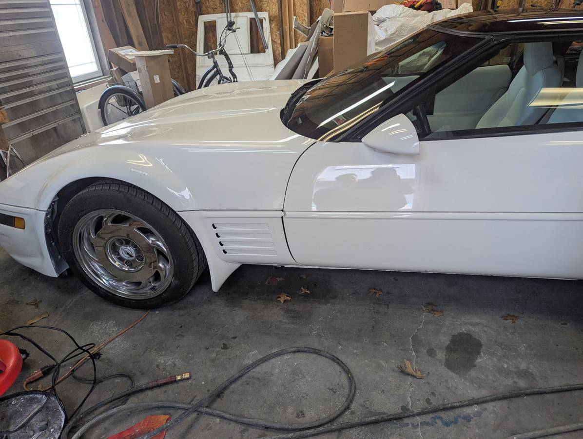 Chevrolet-corvette-1992-white-7