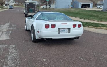 Chevrolet-corvette-1992-white-8