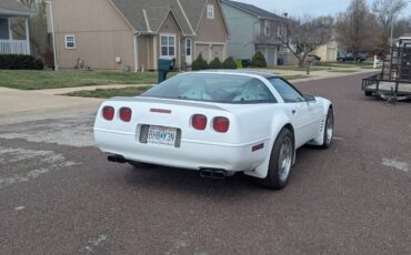 Chevrolet-corvette-1992-white-9