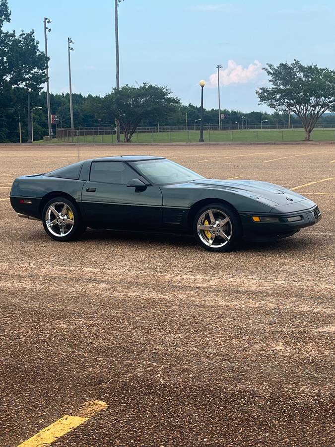 Chevrolet-corvette-1995-green-1