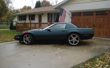 Chevrolet-corvette-1995-green-3