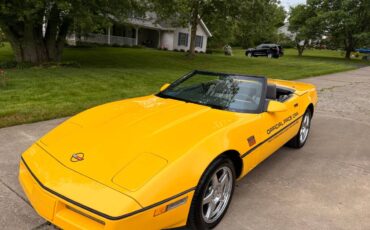 Chevrolet-corvette-convertible-1986-yellow-1