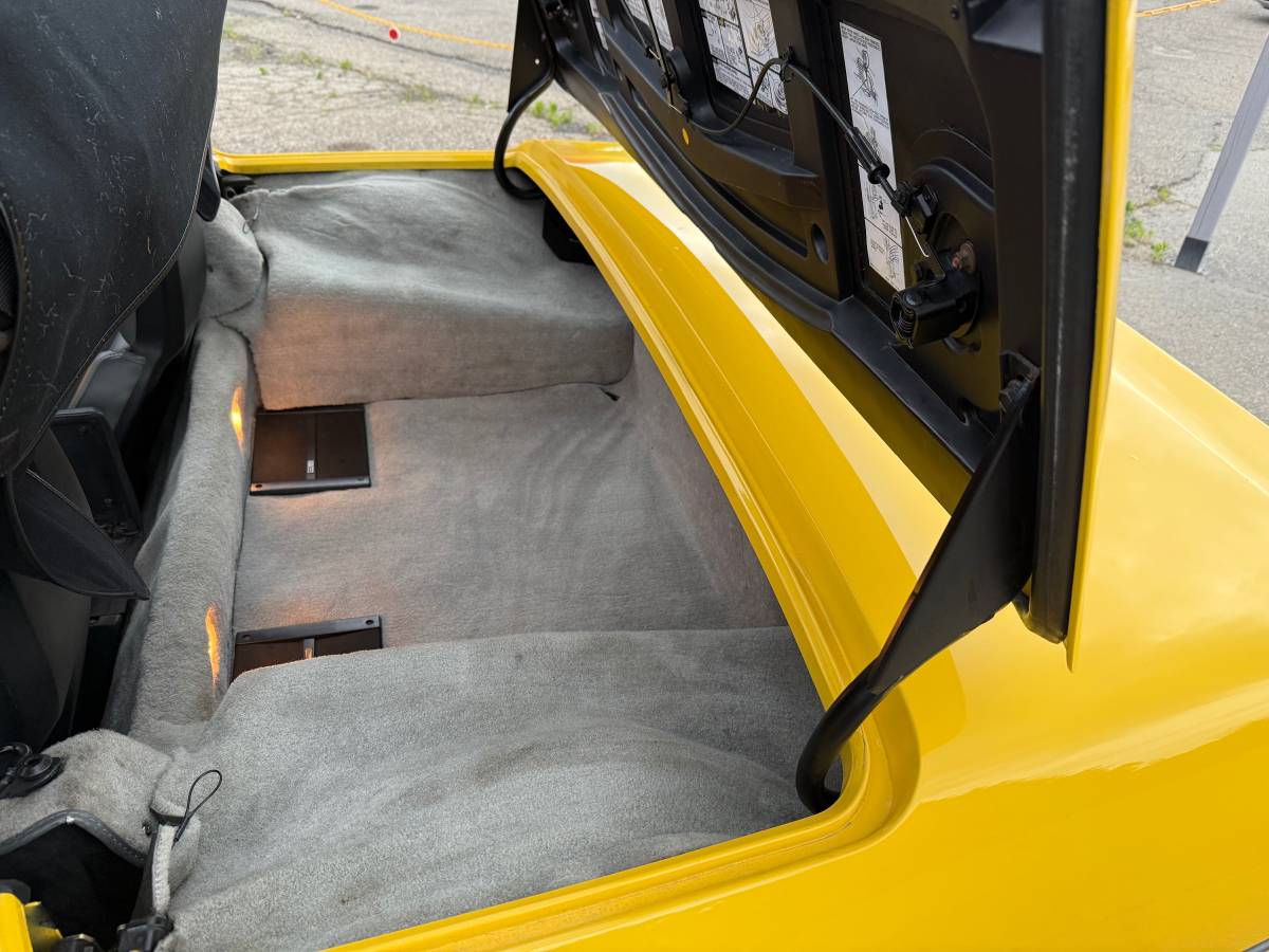 Chevrolet-corvette-convertible-1986-yellow-13