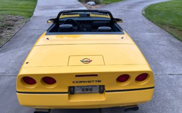 Chevrolet-corvette-convertible-1986-yellow-2