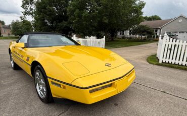 Chevrolet-corvette-convertible-1986-yellow