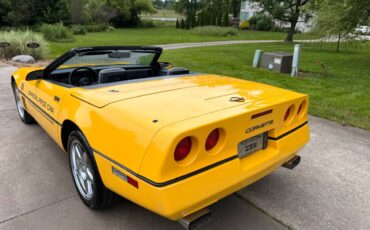 Chevrolet-corvette-convertible-1986-yellow-5