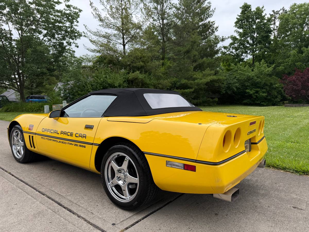 Chevrolet-corvette-convertible-1986-yellow-7