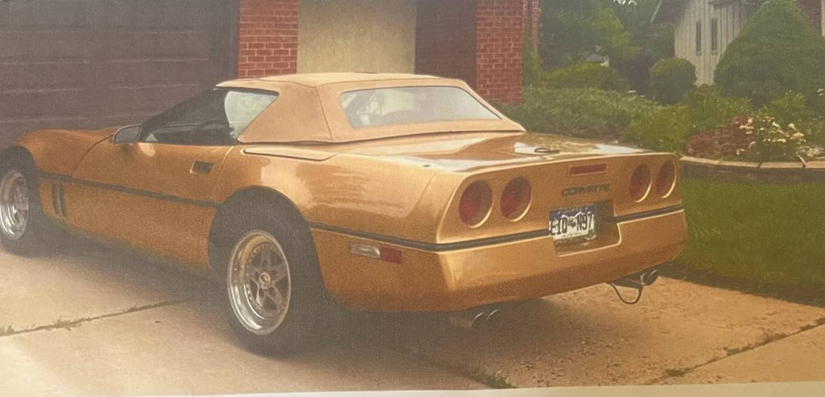 Chevrolet-corvette-convertible-1987-4