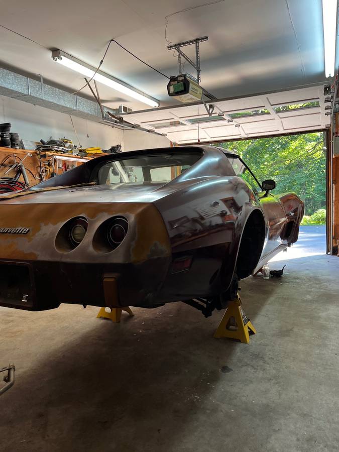 Chevrolet-corvette-coupe-1976-purple-5