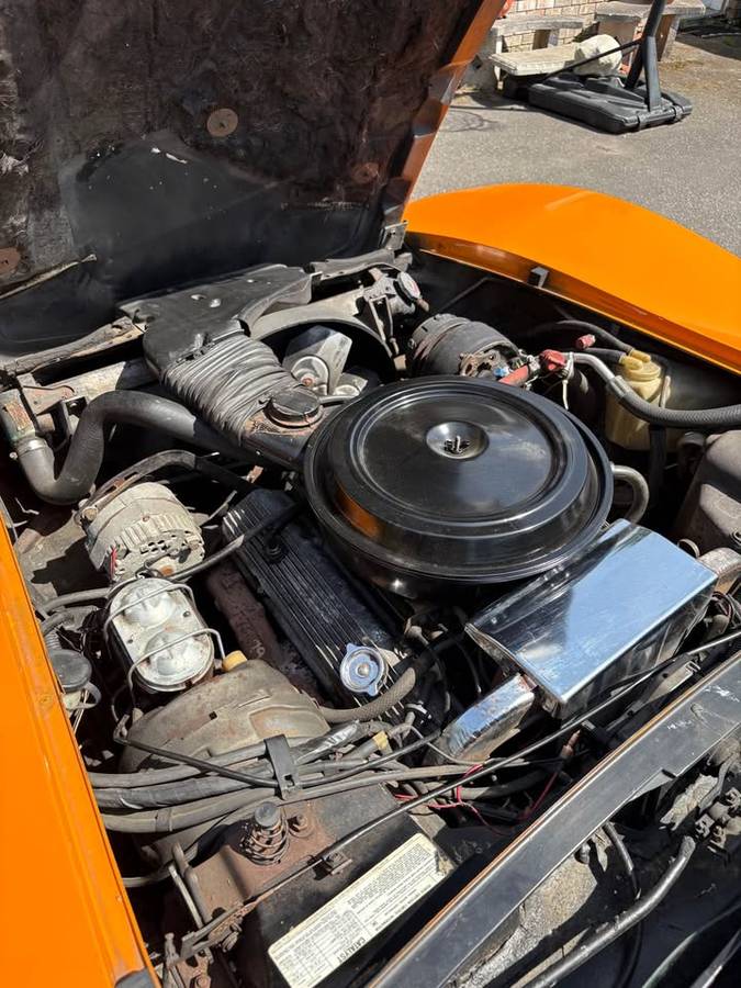 Chevrolet-corvette-coupe-1977-1