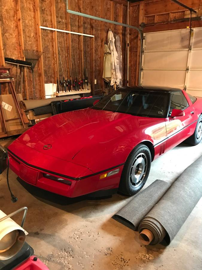 Chevrolet-corvette-coupe-1984-red-2