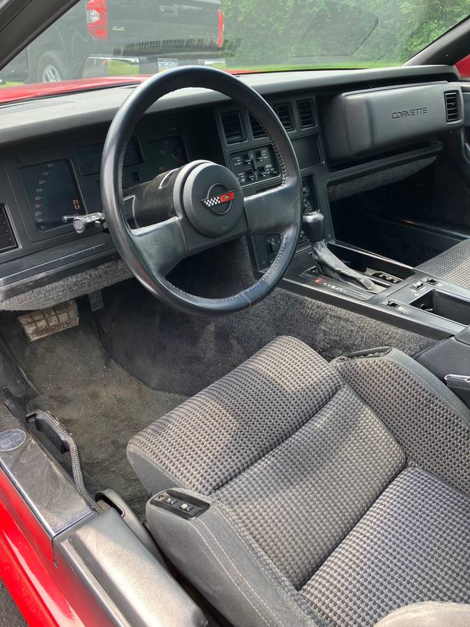 Chevrolet-corvette-coupe-1984-red-3