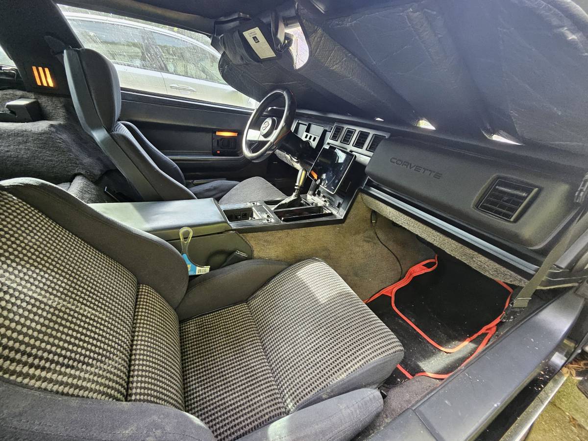 Chevrolet-corvette-coupe-1986-custom-15