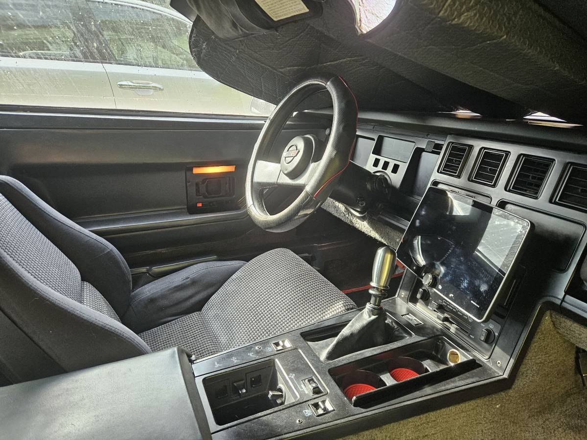 Chevrolet-corvette-coupe-1986-custom-16