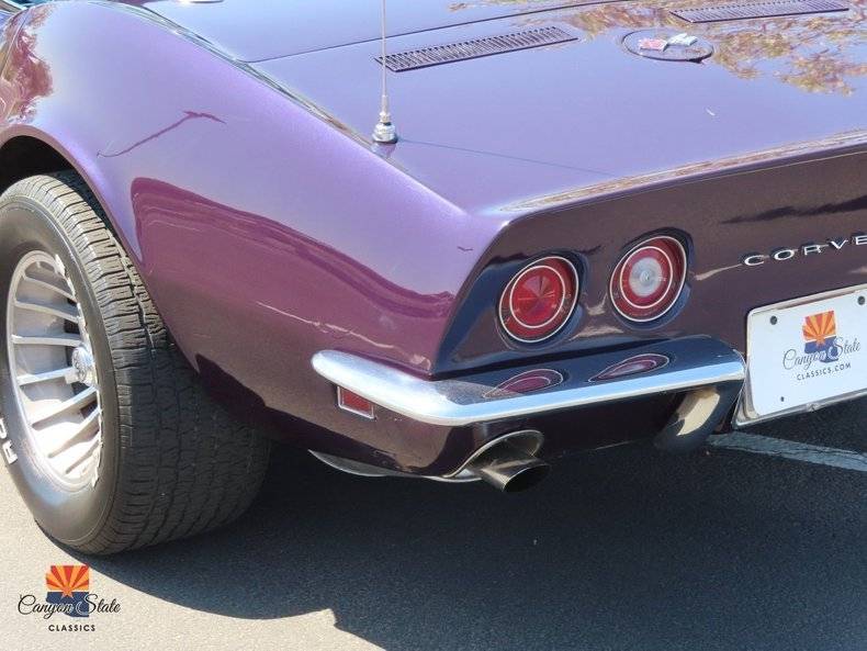 Chevrolet-corvette-roadster-427c-1969-white-17