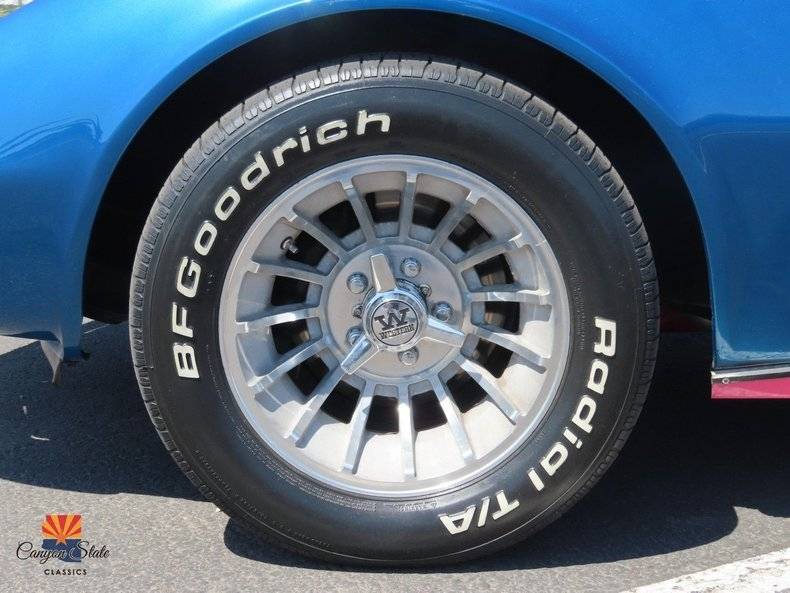 Chevrolet-corvette-roadster-427c-1969-white-18
