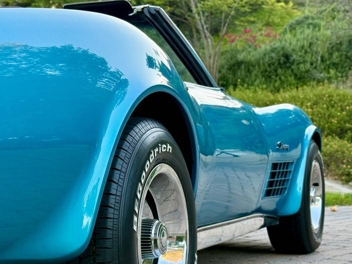 Chevrolet-corvette-stingray-1971-blue-10