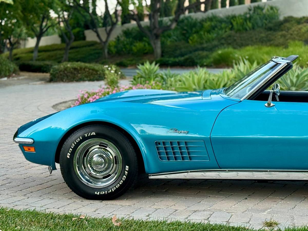 Chevrolet-corvette-stingray-1971-blue-12