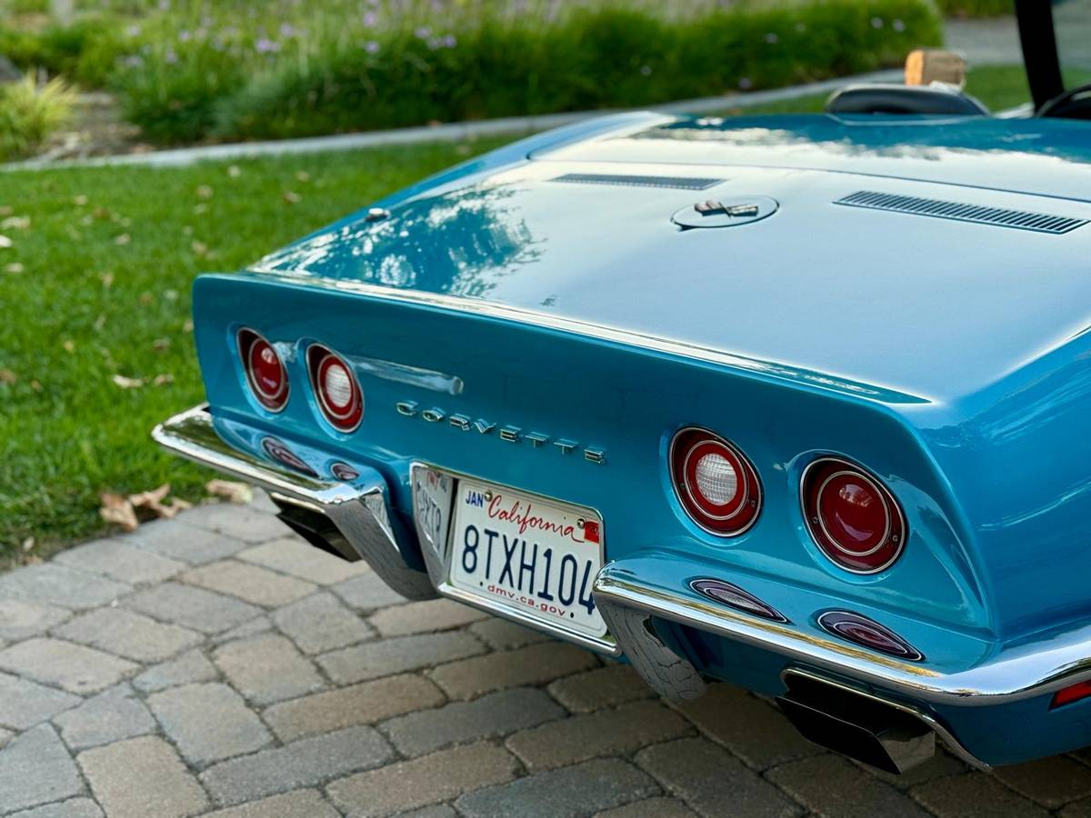 Chevrolet-corvette-stingray-1971-blue-13