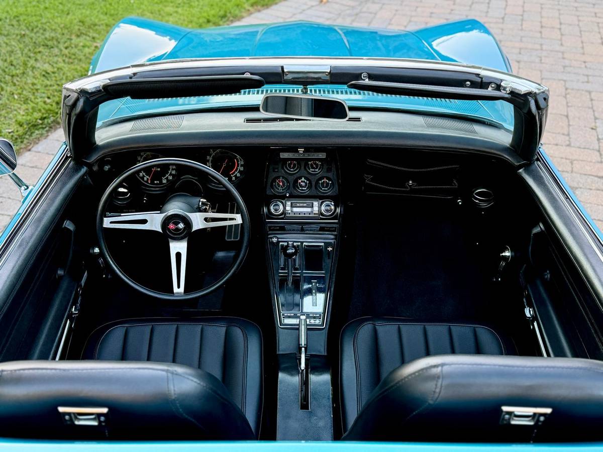 Chevrolet-corvette-stingray-1971-blue-18